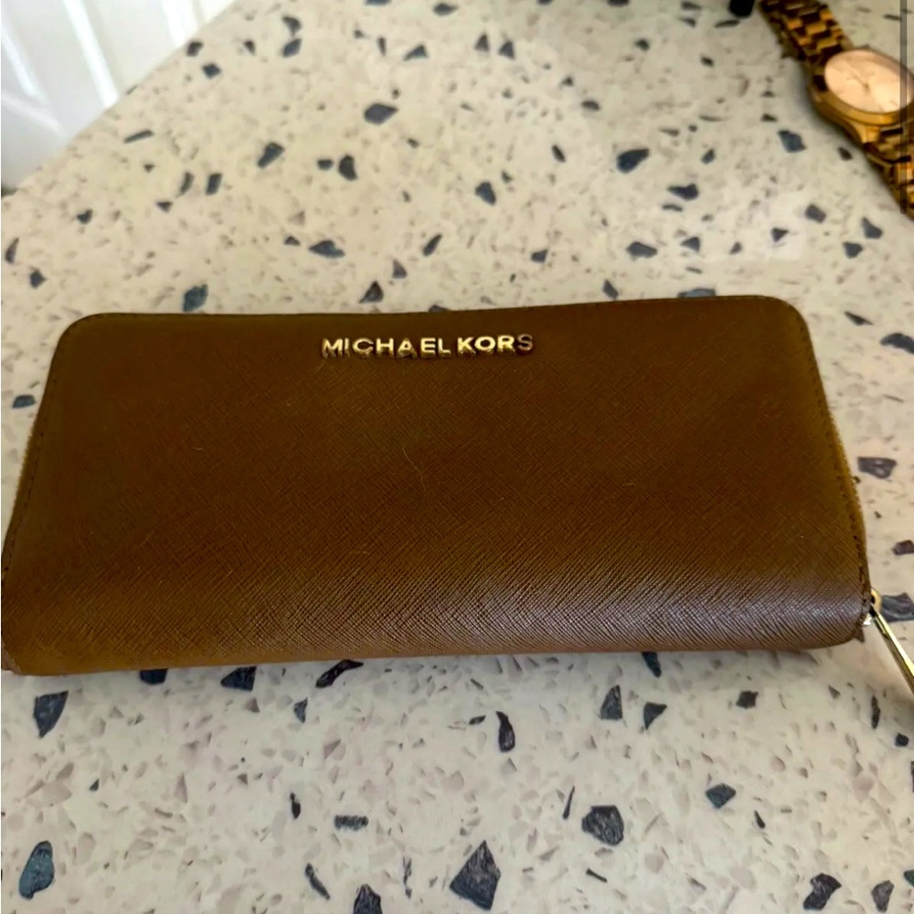 Michael Kors Jet Set Travel Continental Wallet - Brown